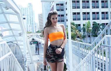 Sofie Reyez - Sofie Reyez Is A Spicy Latina That Gets Wet Flashing In Public! - Bang Yngr